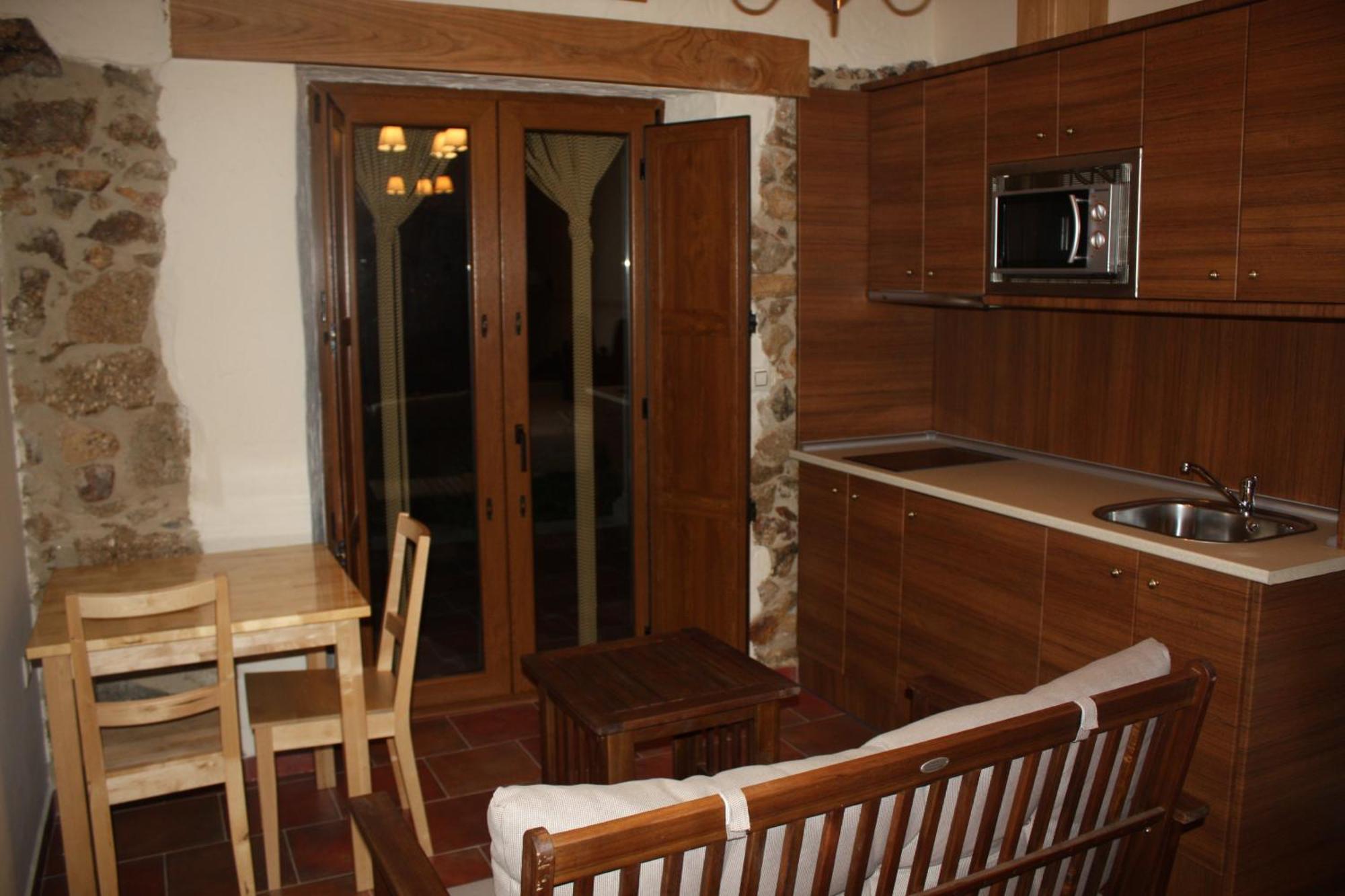 Apartamentos El Jardin Del Poeta Guijo de Granadilla Luaran gambar