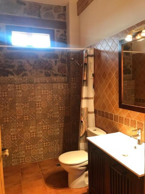 Apartamentos El Jardin Del Poeta Guijo de Granadilla Bilik gambar