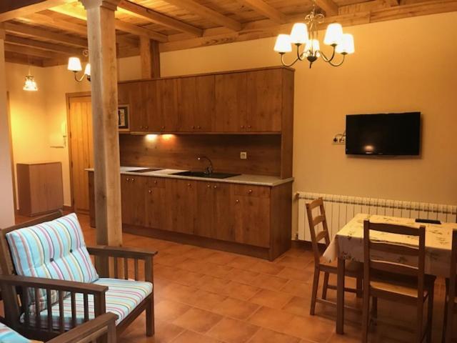 Apartamentos El Jardin Del Poeta Guijo de Granadilla Bilik gambar