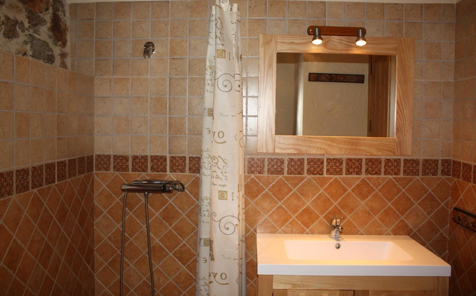 Apartamentos El Jardin Del Poeta Guijo de Granadilla Bilik gambar