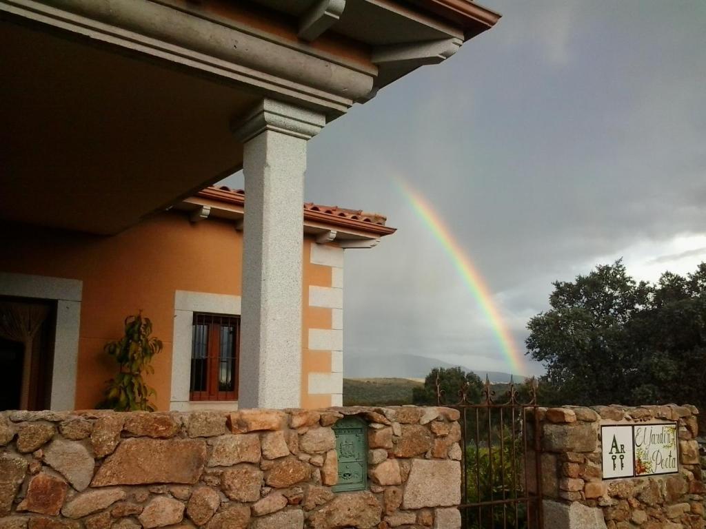 Apartamentos El Jardin Del Poeta Guijo de Granadilla Bilik gambar