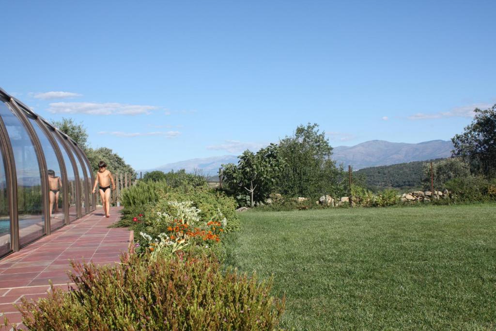 Apartamentos El Jardin Del Poeta Guijo de Granadilla Luaran gambar